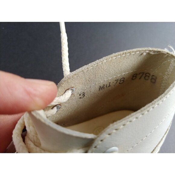 Vintage baby shoes size 3 by La Parisette, 1950s White leather child or doll - Picture 3 of 10